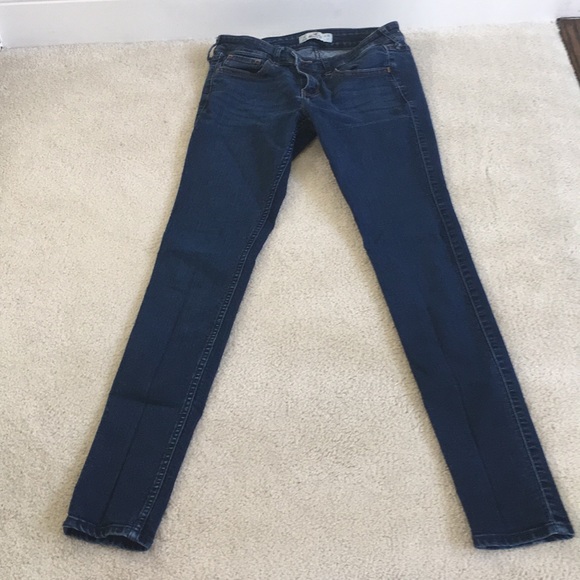 Hollister Skinny Jeans - Size 3R - Picture 3 of 3